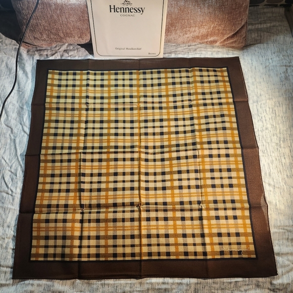 Hennessy COGNAC Original handkerchief 3pcs - Picture 8 of 10